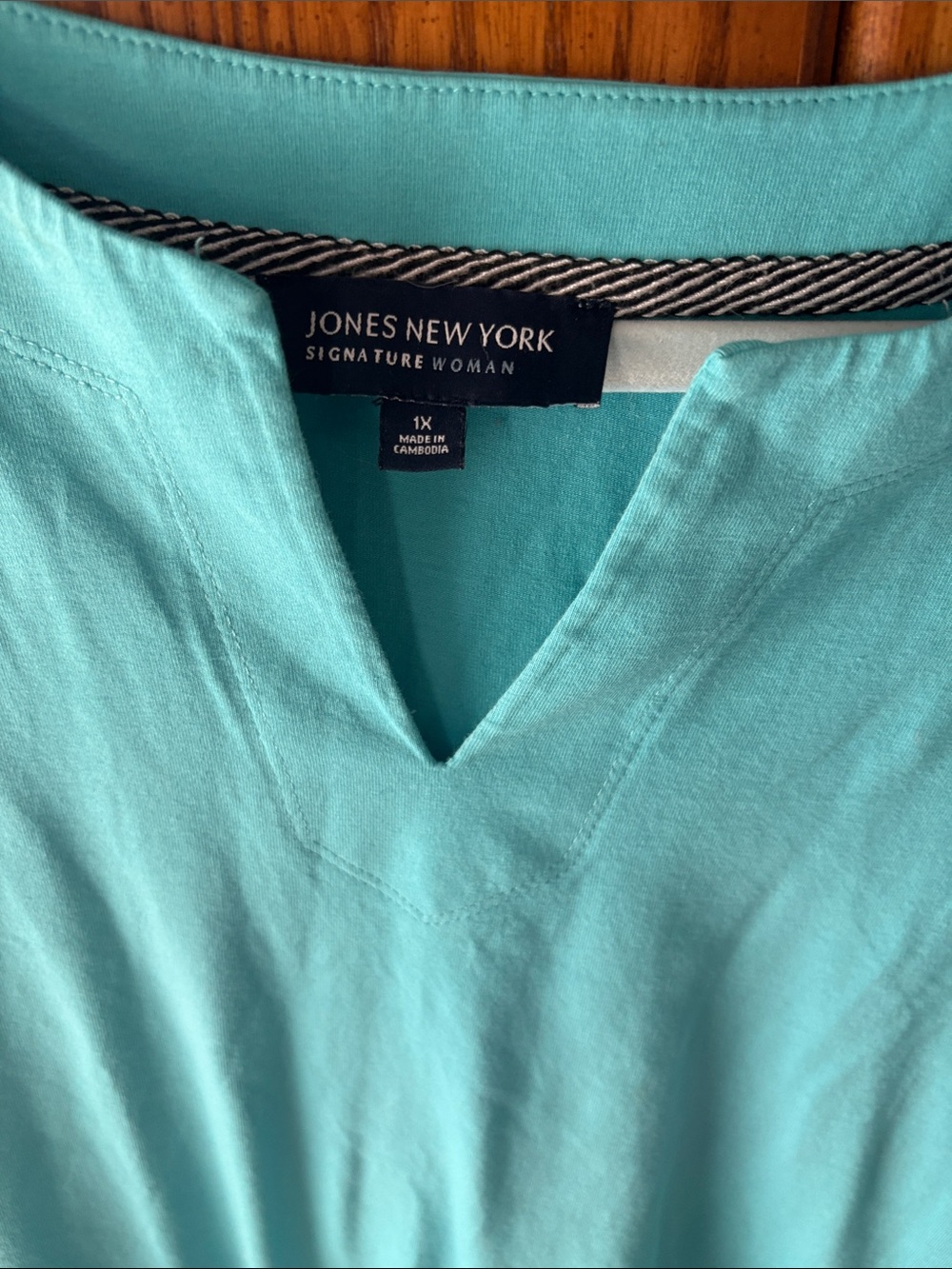 Jones New York Bright Turquoise Split V-Neck Tee